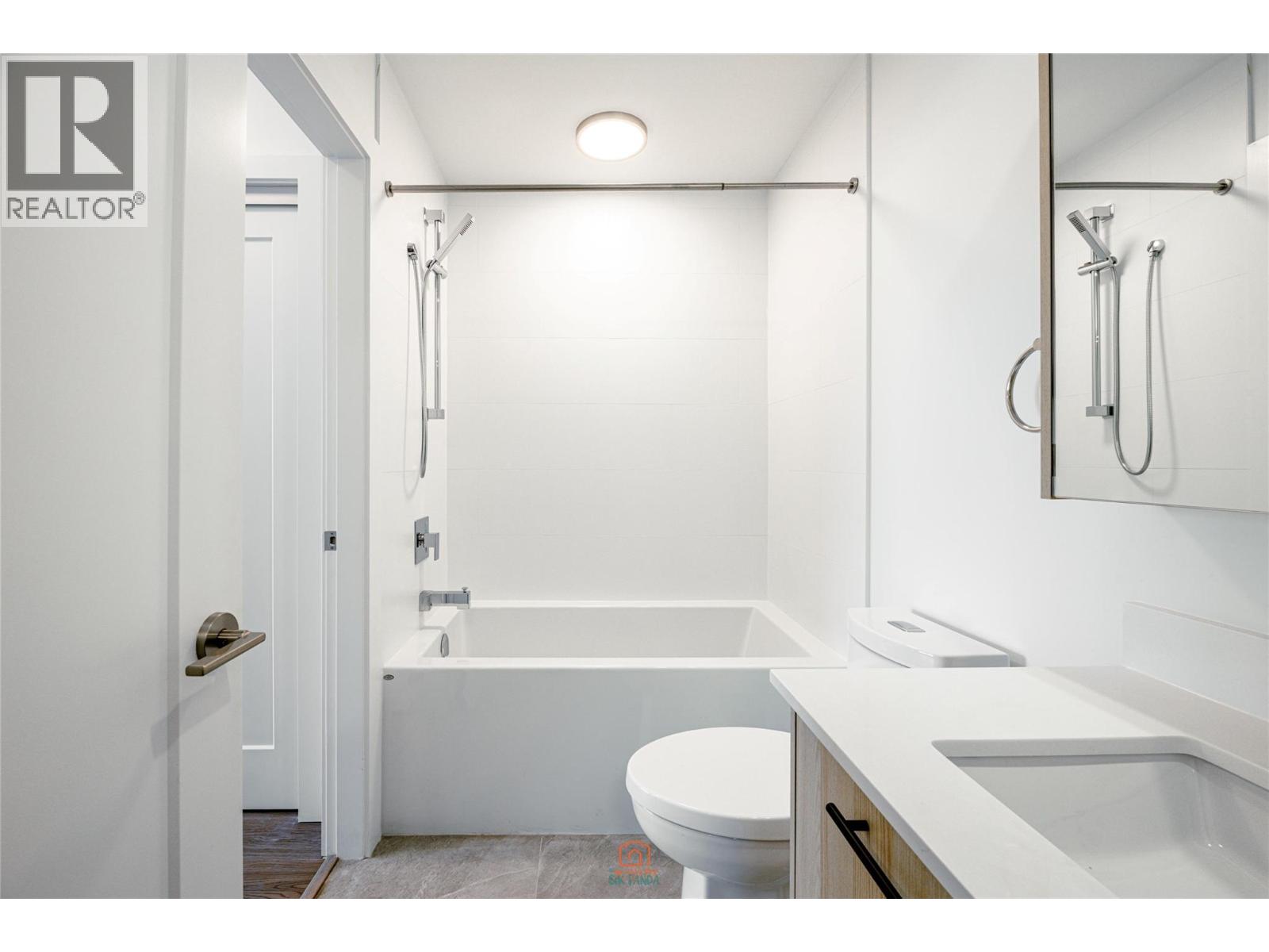 217 1350 Pridham Avenue, Kelowna