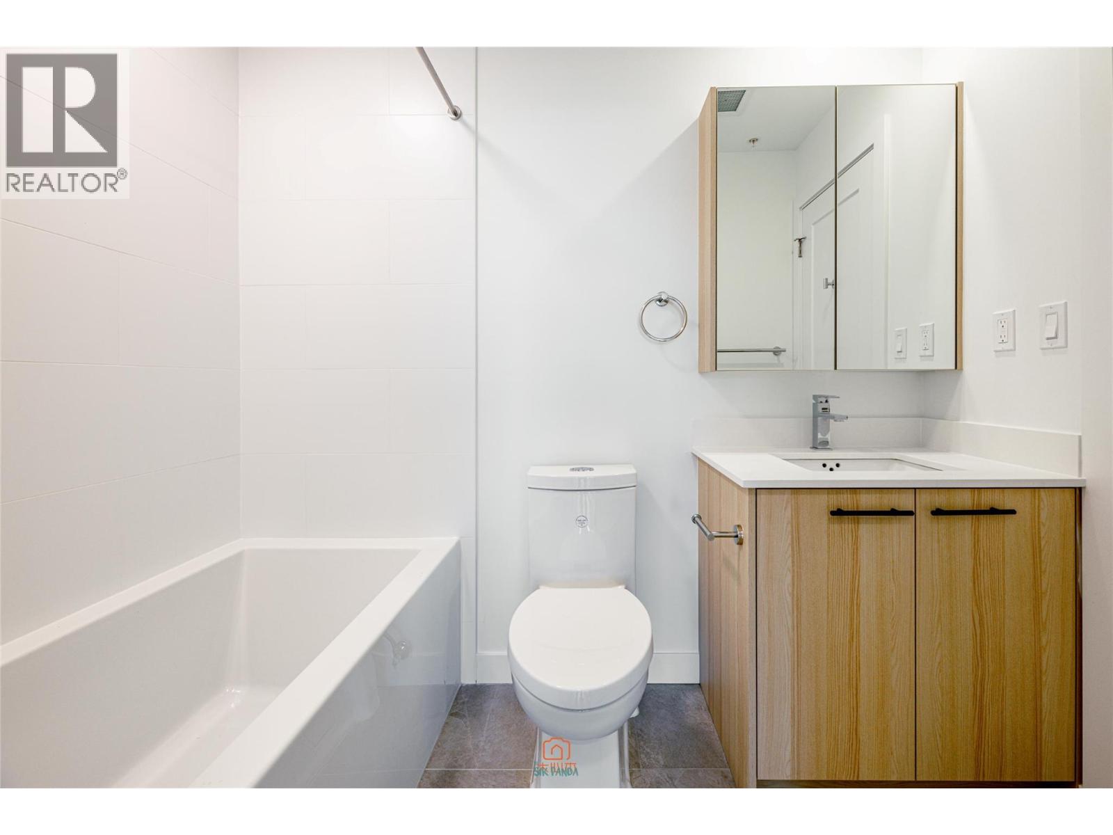 217 1350 Pridham Avenue, Kelowna