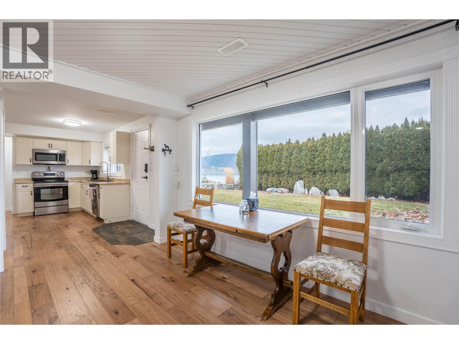  6318 Faircrest Street, Summerland