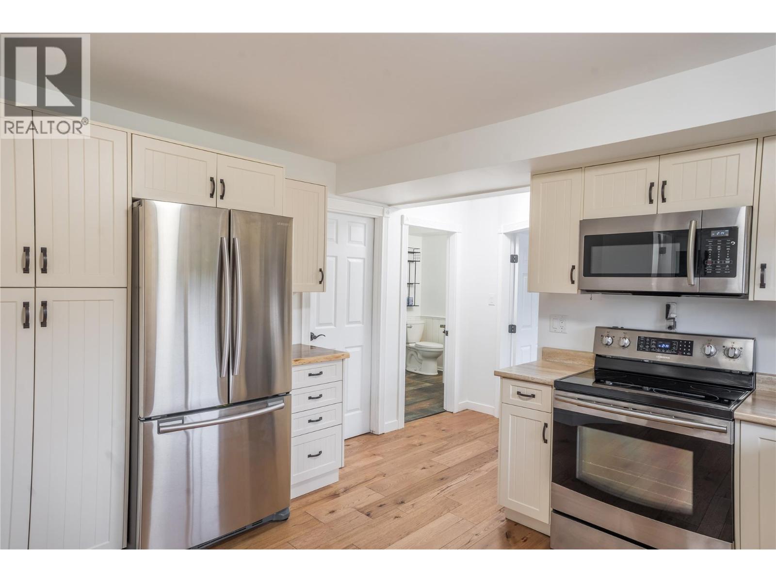  6318 Faircrest Street, Summerland