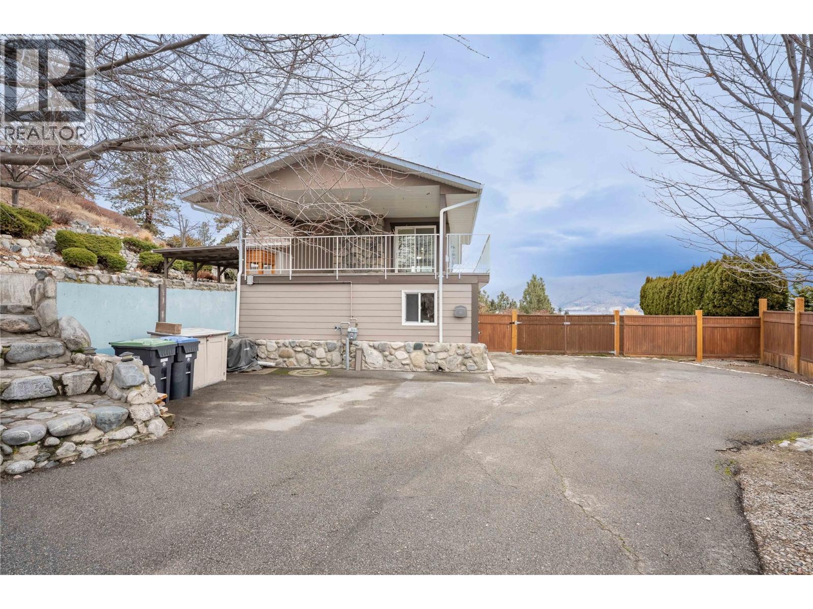  6318 Faircrest Street, Summerland