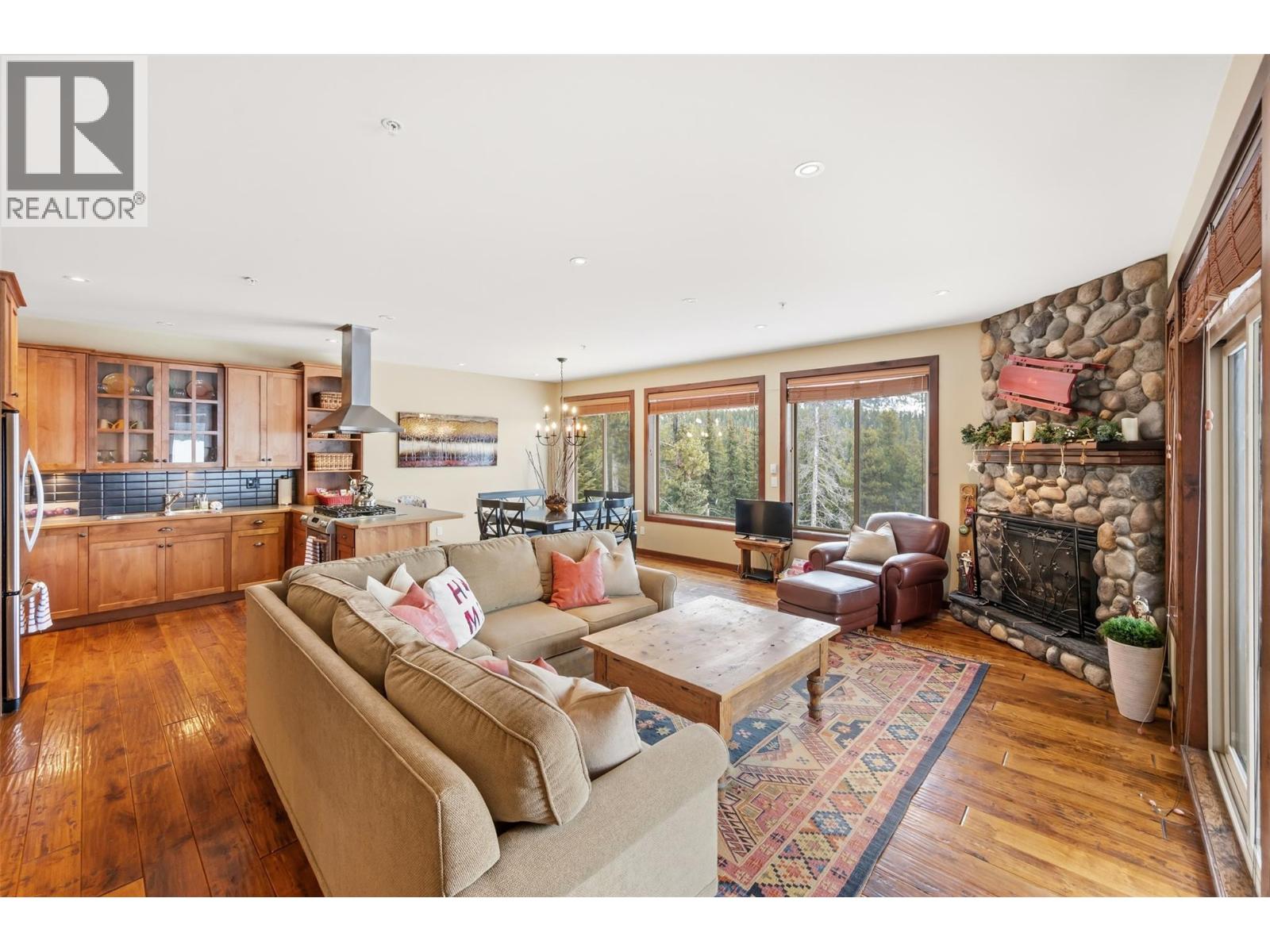 360 STRAYHORSE Road Unit# 31, Apex Mountain