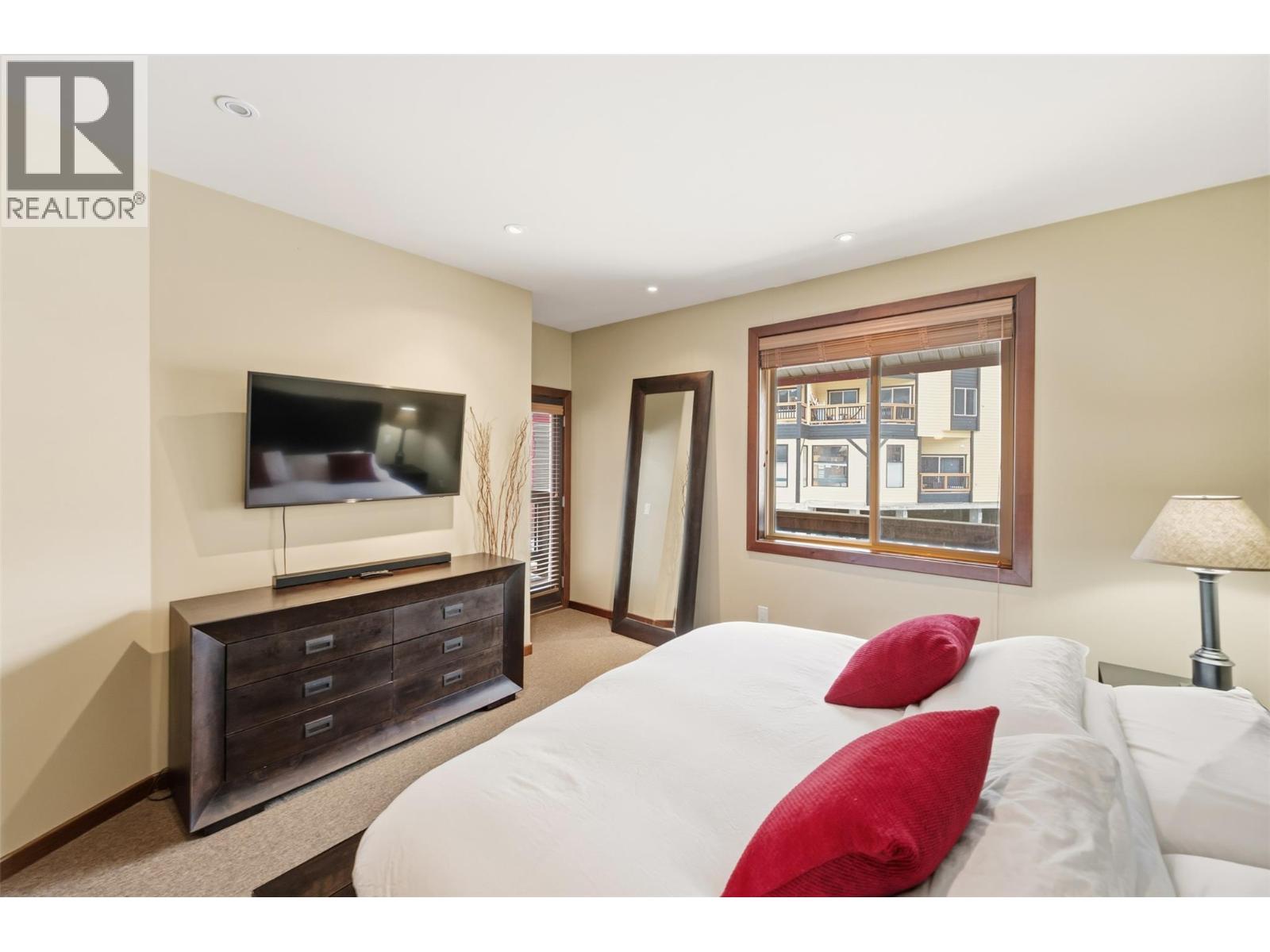 360 STRAYHORSE Road Unit# 31, Apex Mountain