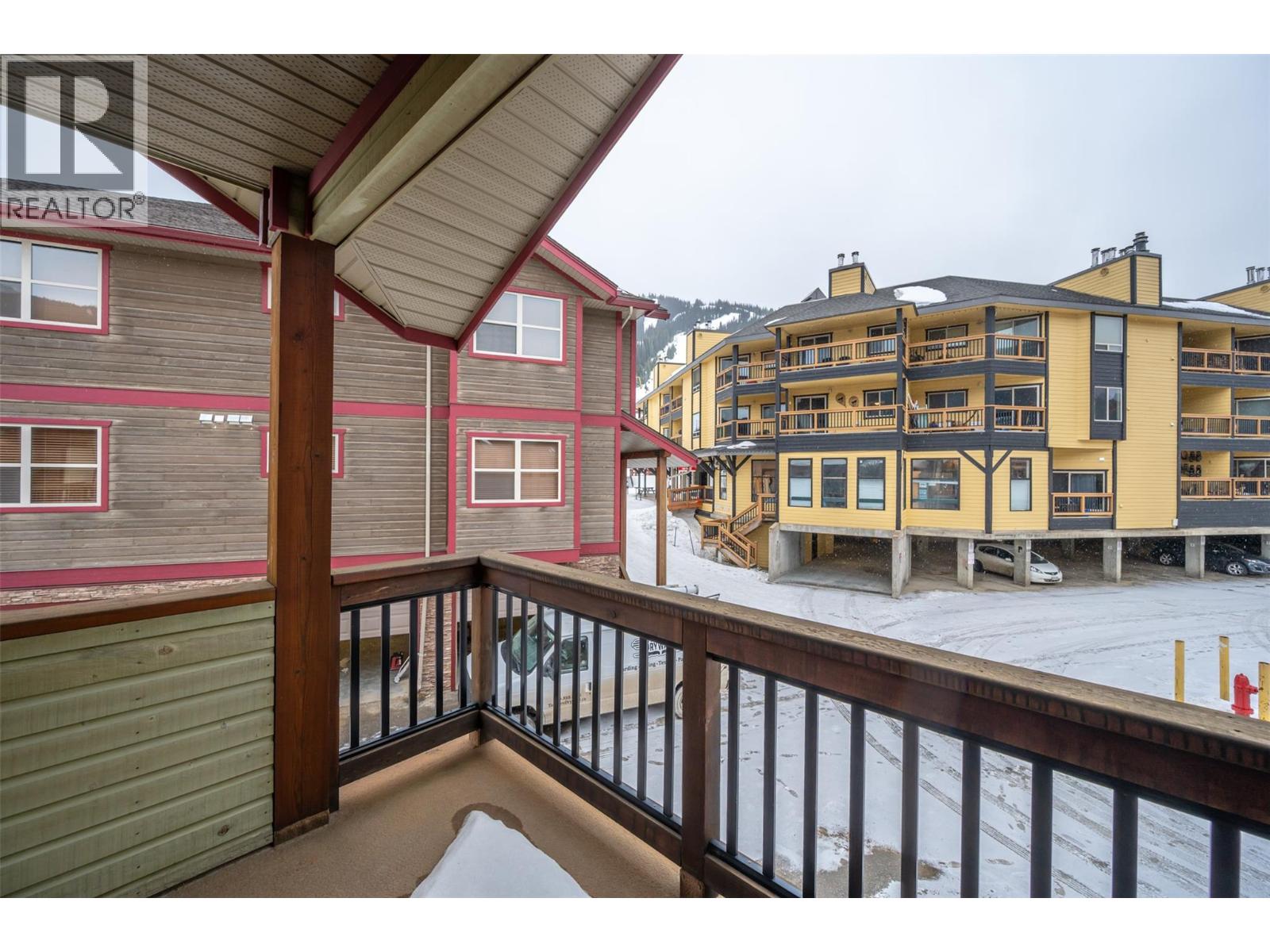 360 STRAYHORSE Road Unit# 31, Apex Mountain