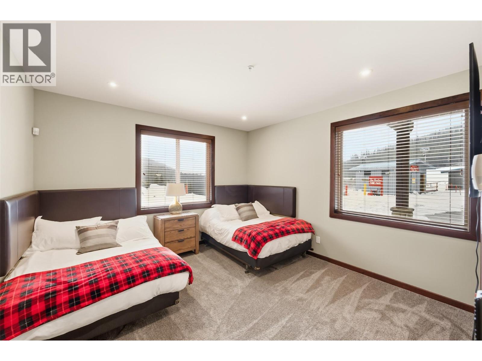 360 STRAYHORSE Road Unit# 31, Apex Mountain