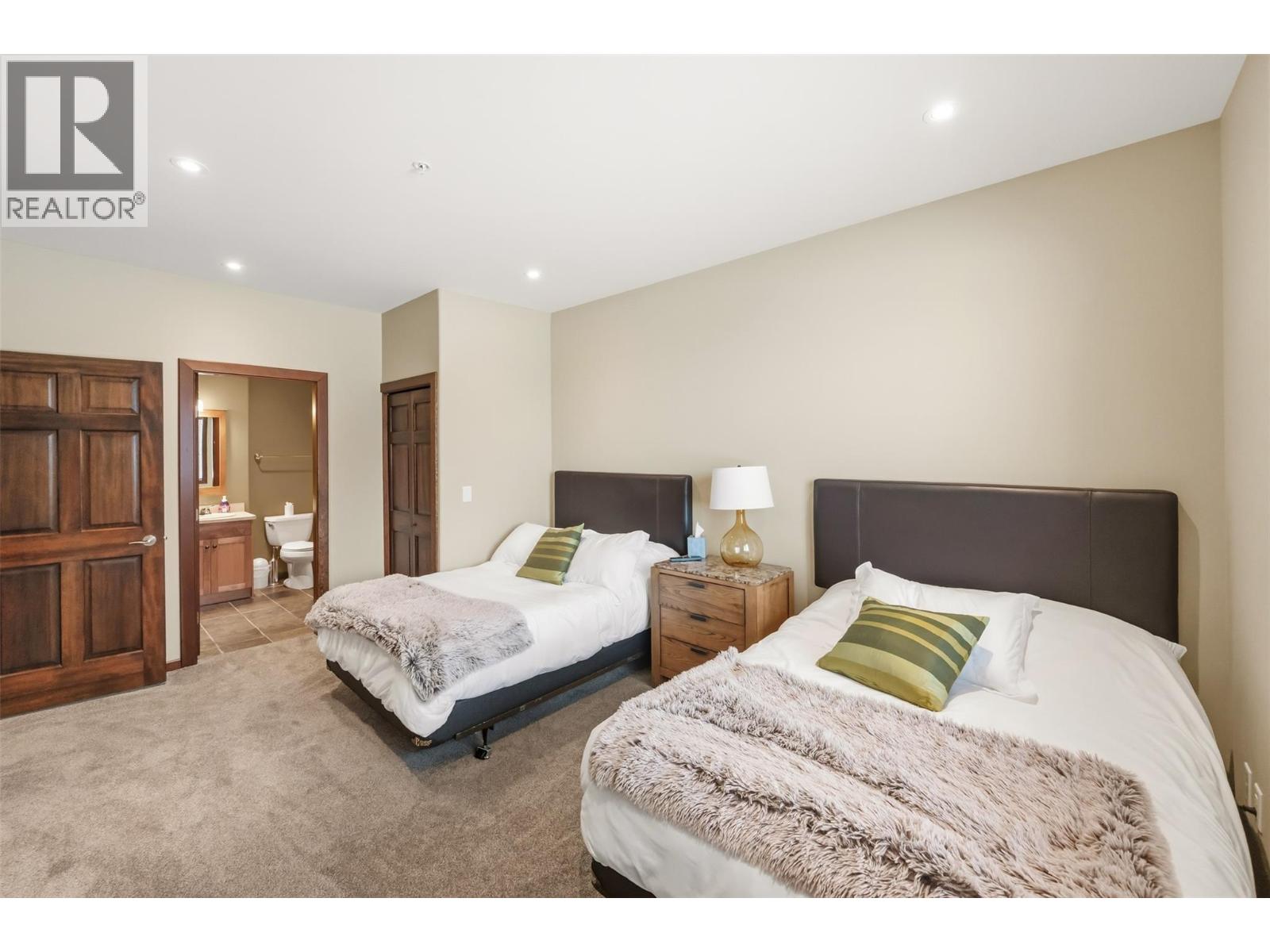 360 STRAYHORSE Road Unit# 31, Apex Mountain