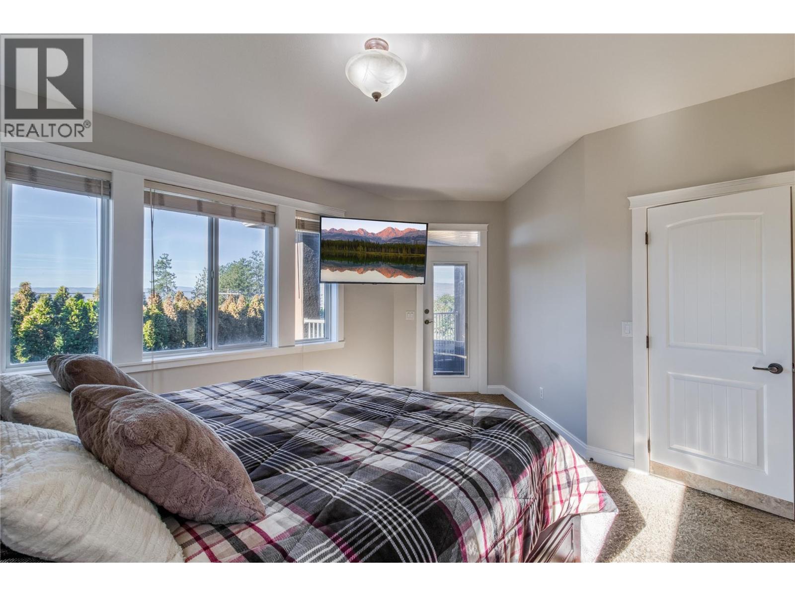  1084 Hume Avenue, Kelowna