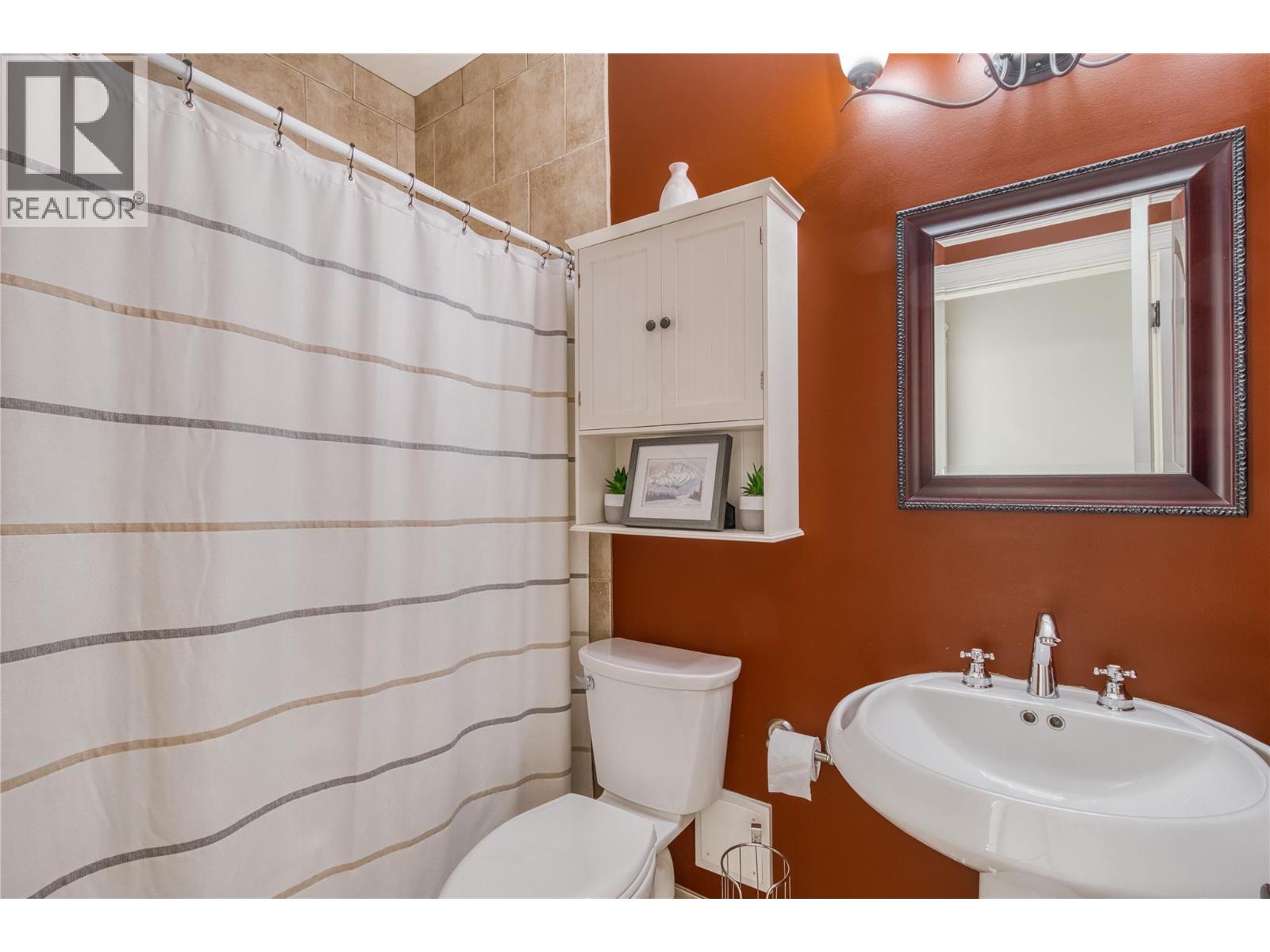  1084 Hume Avenue, Kelowna