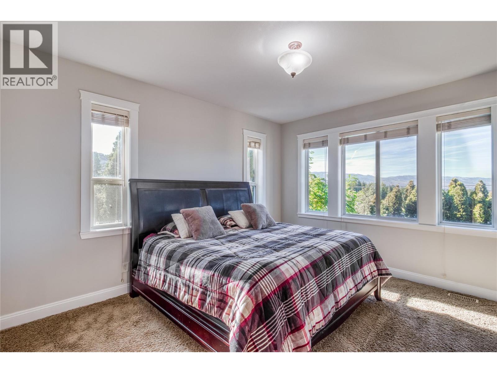  1084 Hume Avenue, Kelowna