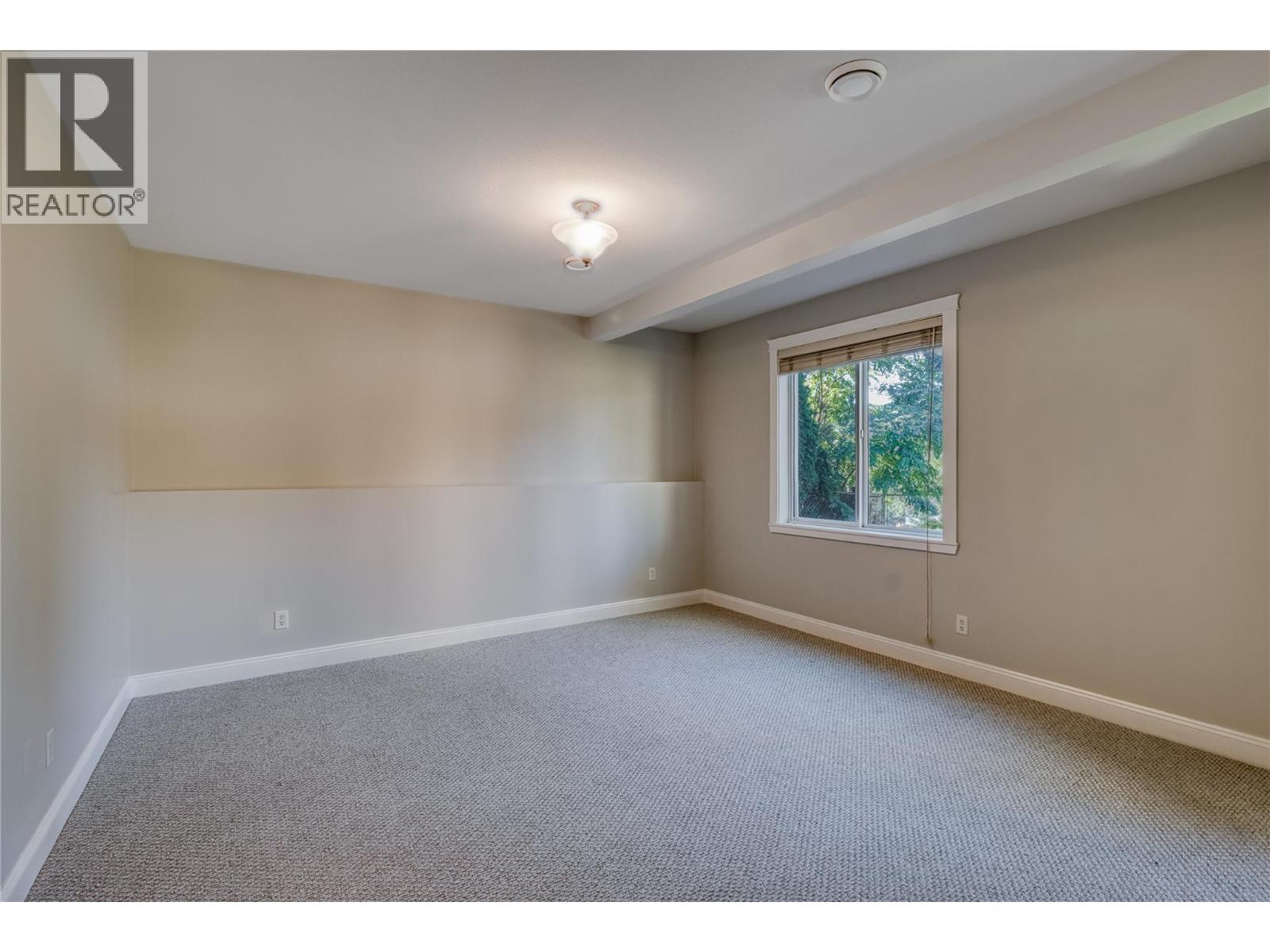  1084 Hume Avenue, Kelowna