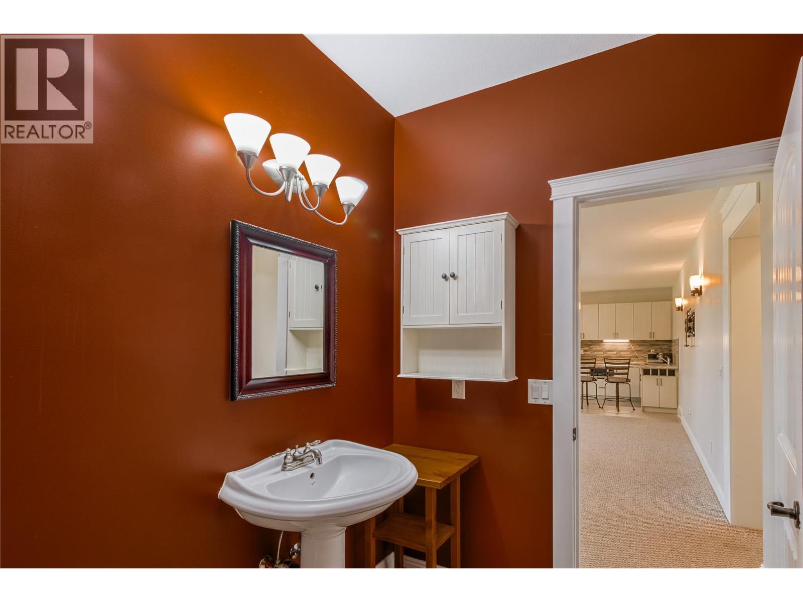  1084 Hume Avenue, Kelowna