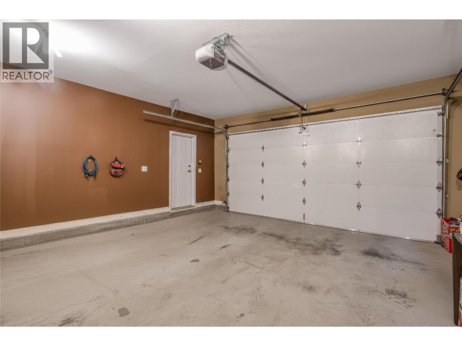  1084 Hume Avenue, Kelowna