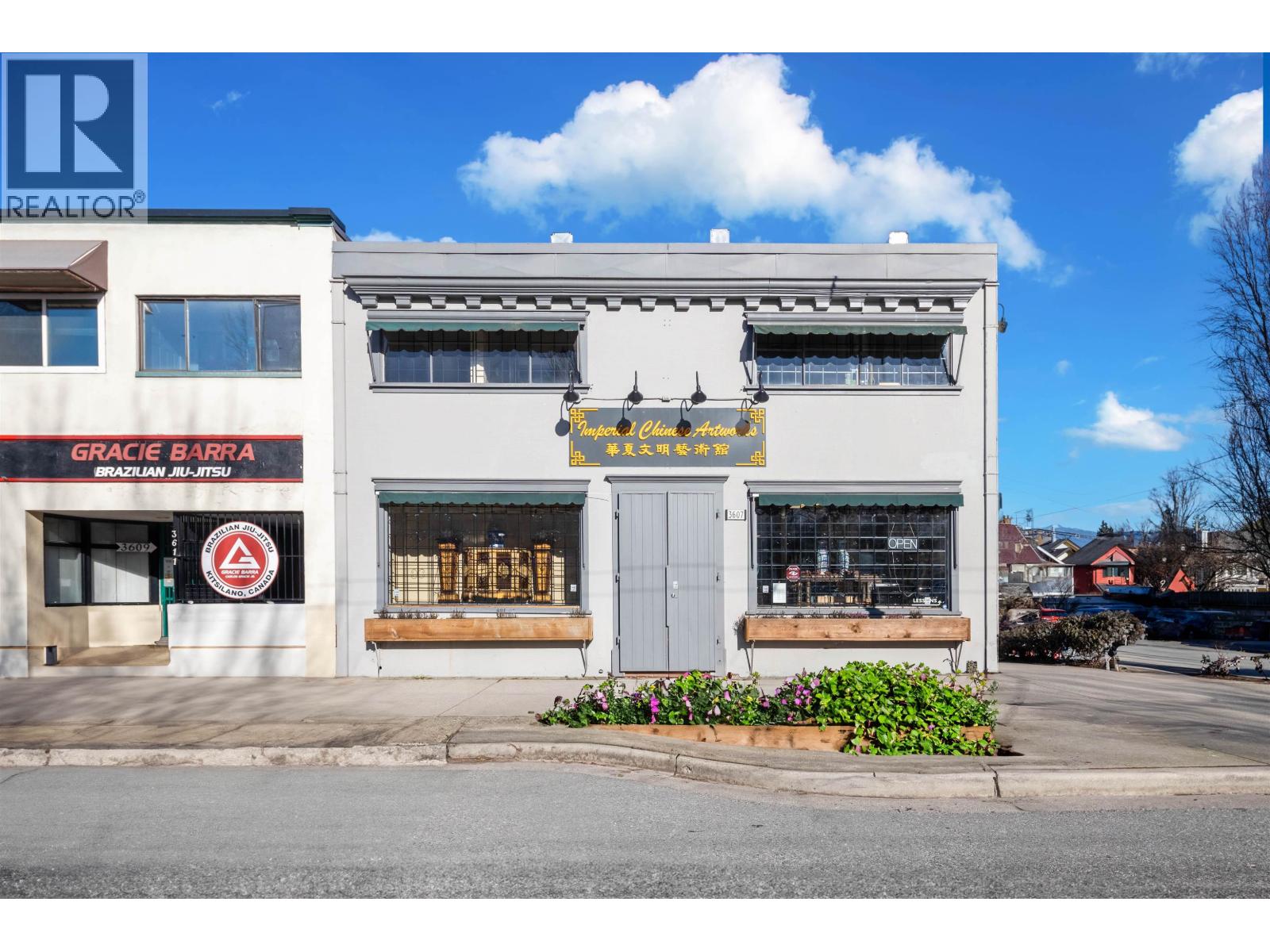 3607 W BROADWAY, Vancouver