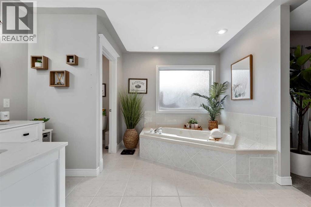 Single Family House for Sale in  Mountain Park Circle SE McKenzie Lake Calgary 