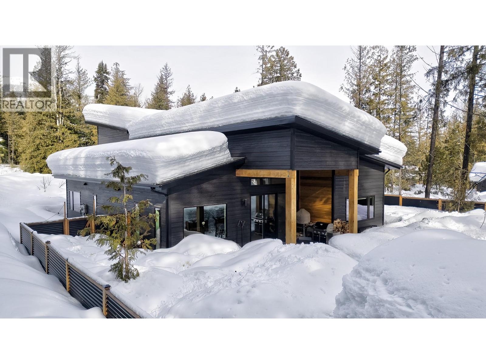 1126 CALDERA Road, Rossland