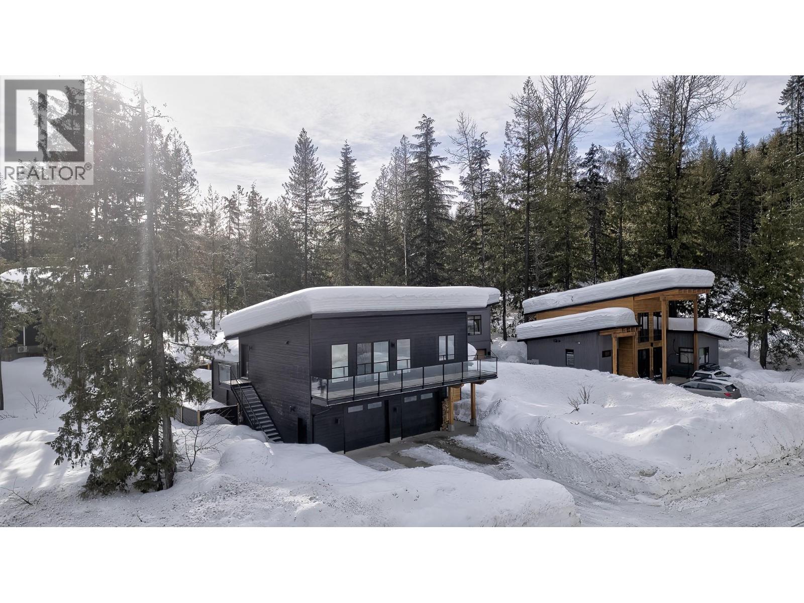 1126 CALDERA Road, Rossland