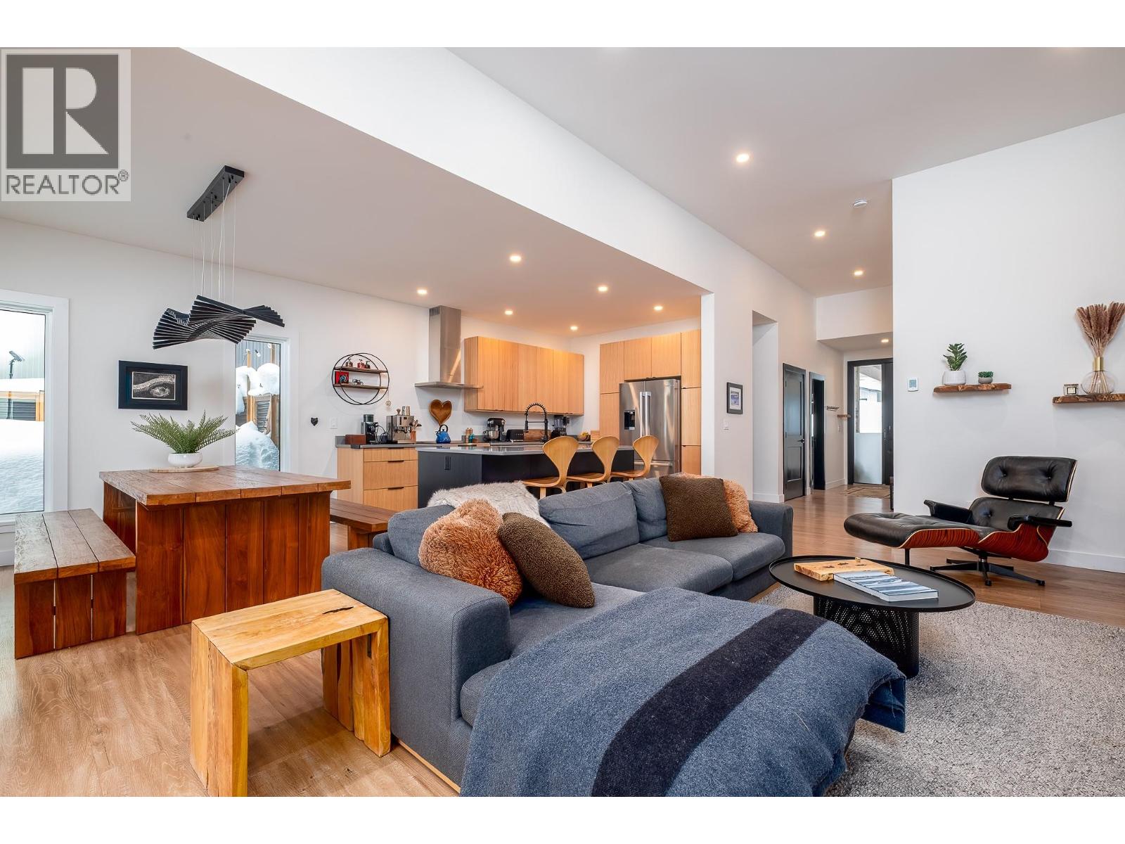 1126 CALDERA Road, Rossland