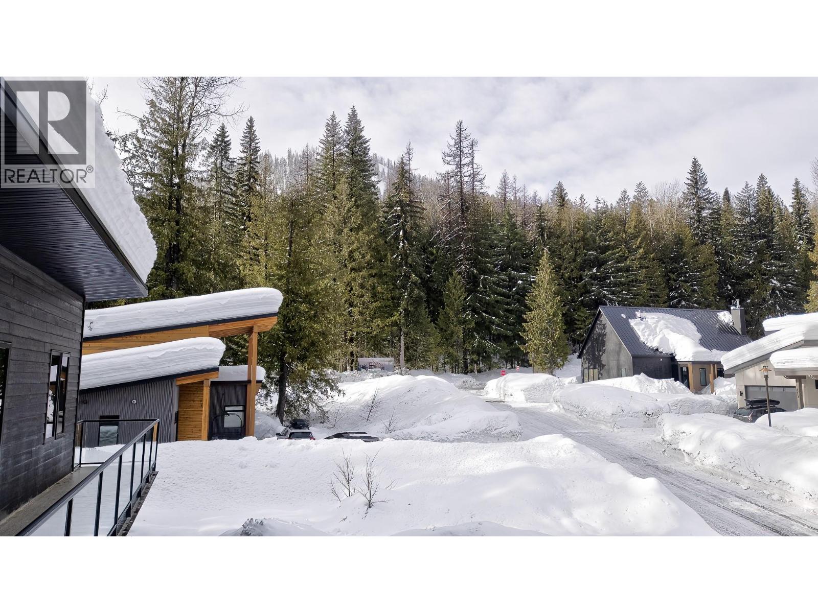 1126 CALDERA Road, Rossland