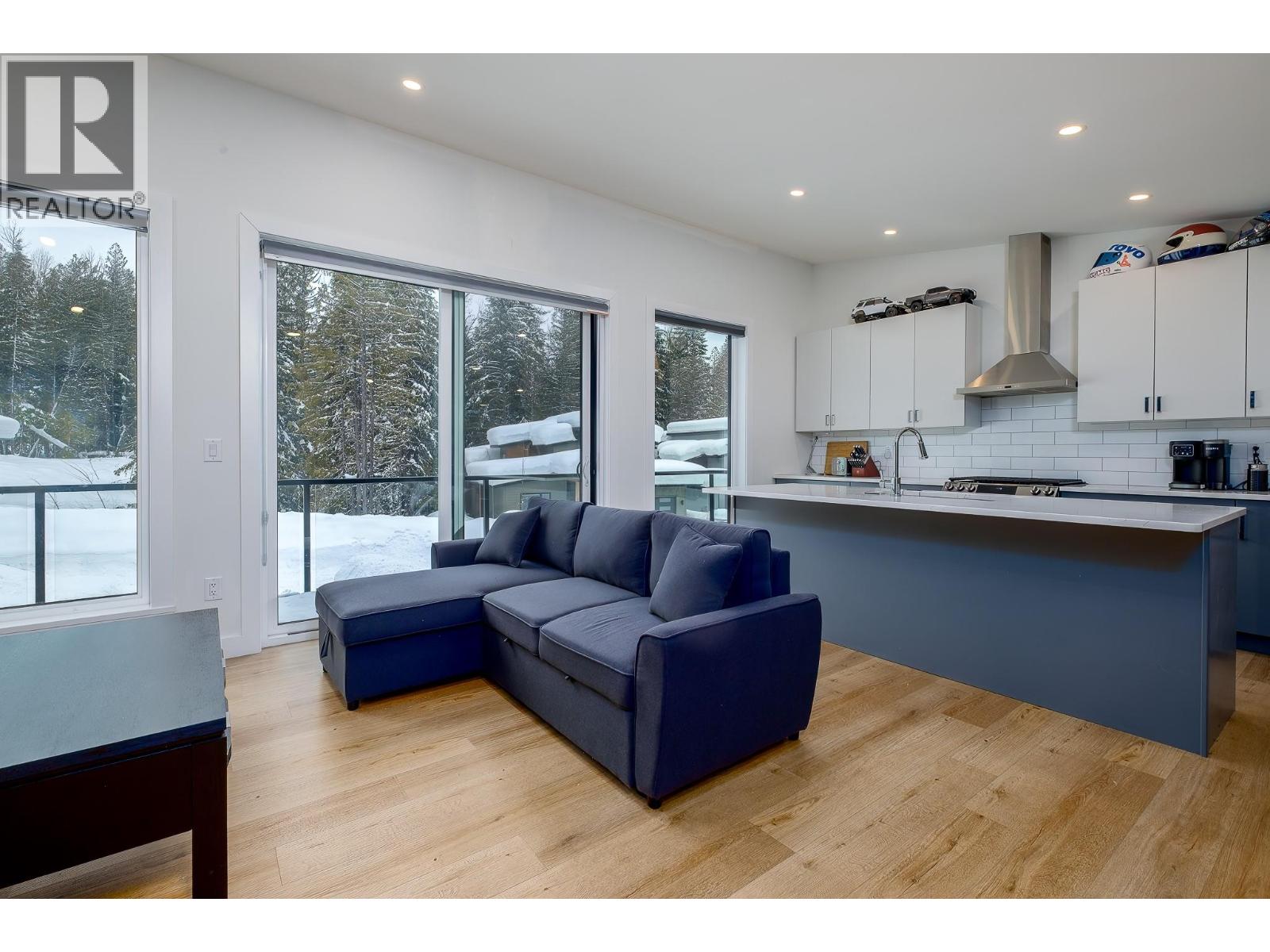 1126 CALDERA Road, Rossland