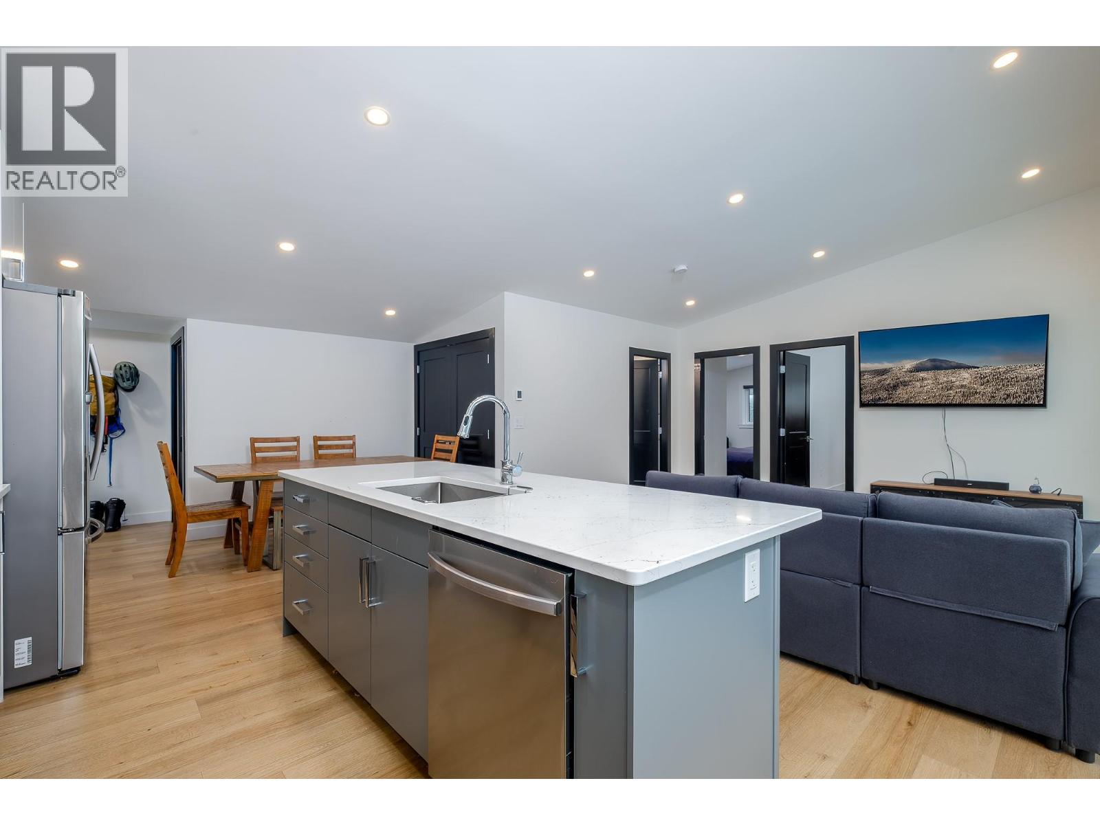 1126 CALDERA Road, Rossland