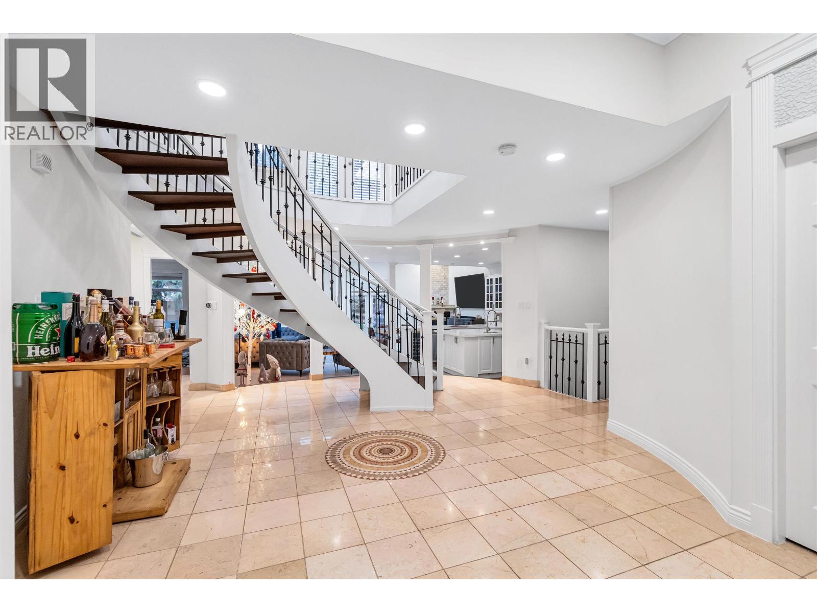 1219 ARBORLYNN DRIVE, North Vancouver