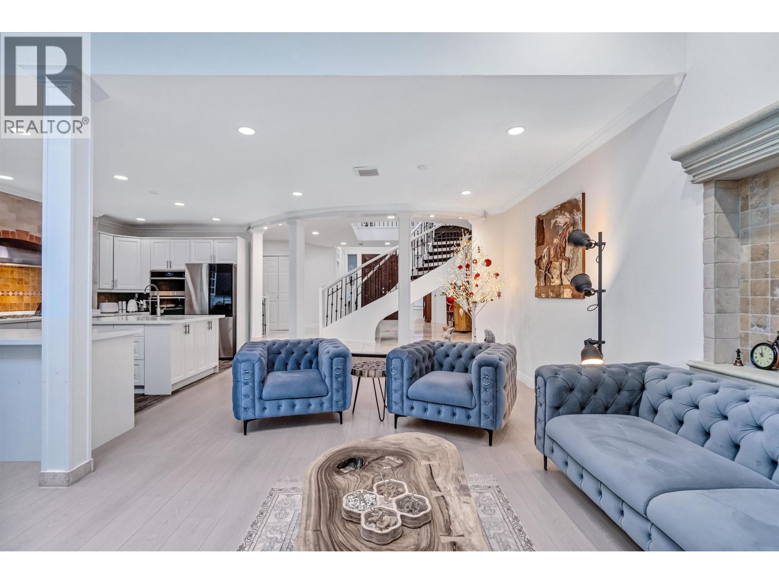 1219 ARBORLYNN DRIVE, North Vancouver