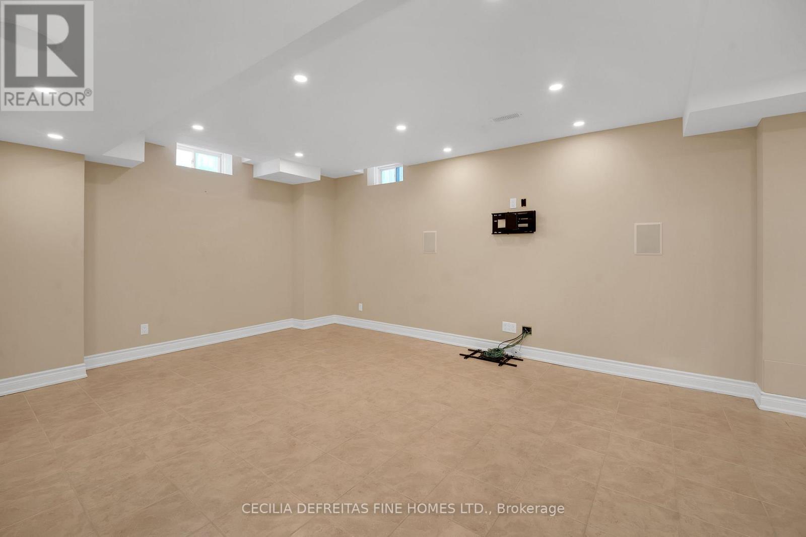 31 MUNSIE DRIVE - 28