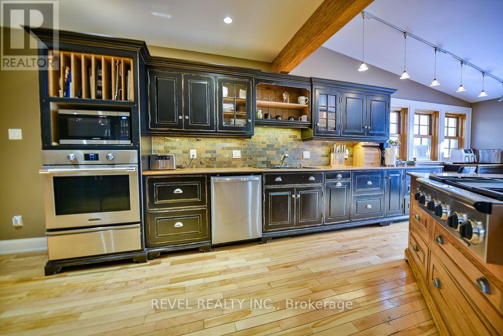 184 HEMLOCK STREET - 7