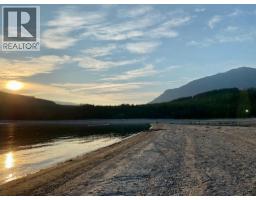 424 Galena Shores Drive, Galena Bay, BC V0G1R0 Photo 16