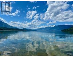 424 Galena Shores Drive, Galena Bay, BC V0G1R0 Photo 6