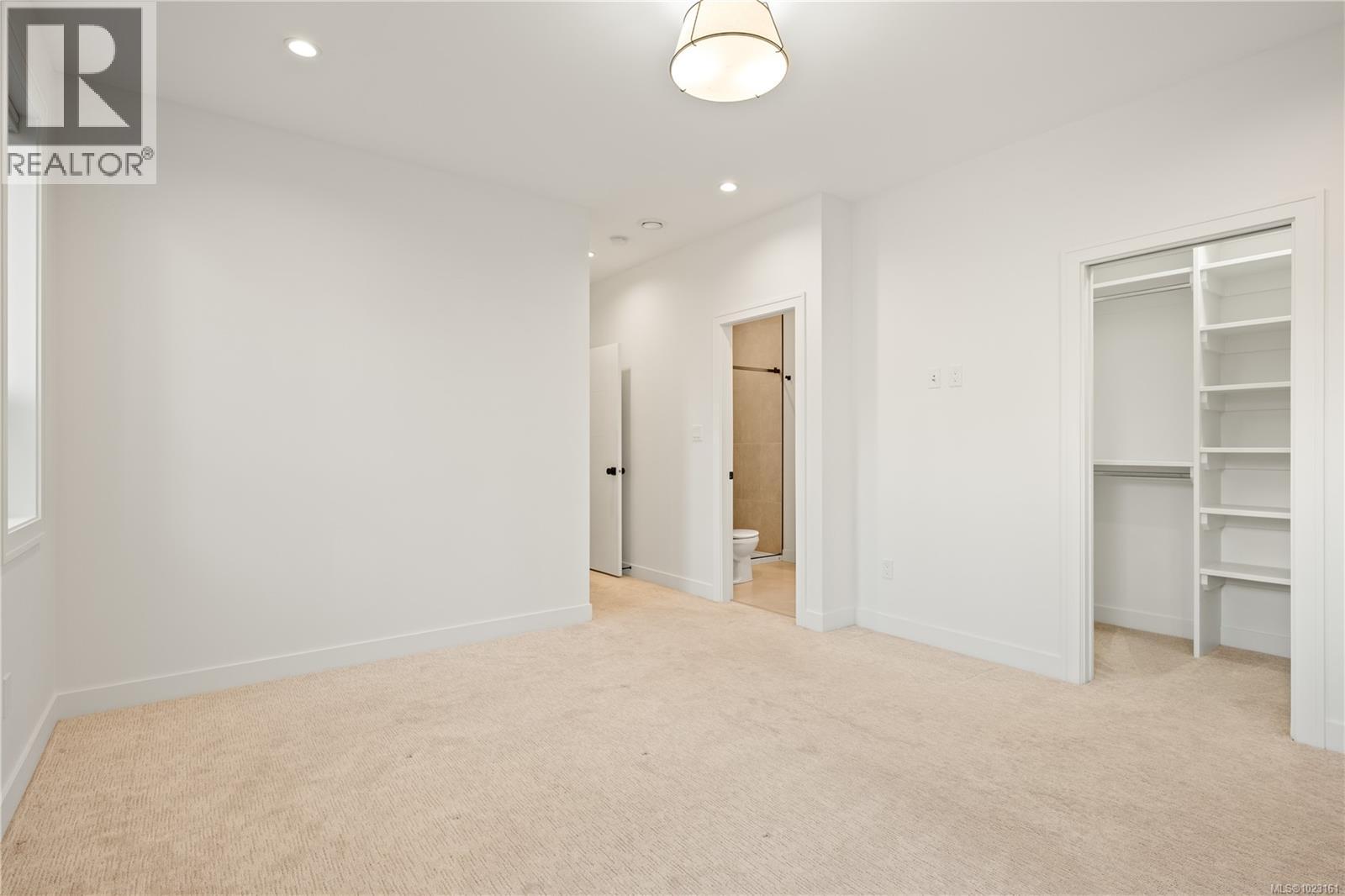 7227 Aulds Rd, Lantzville