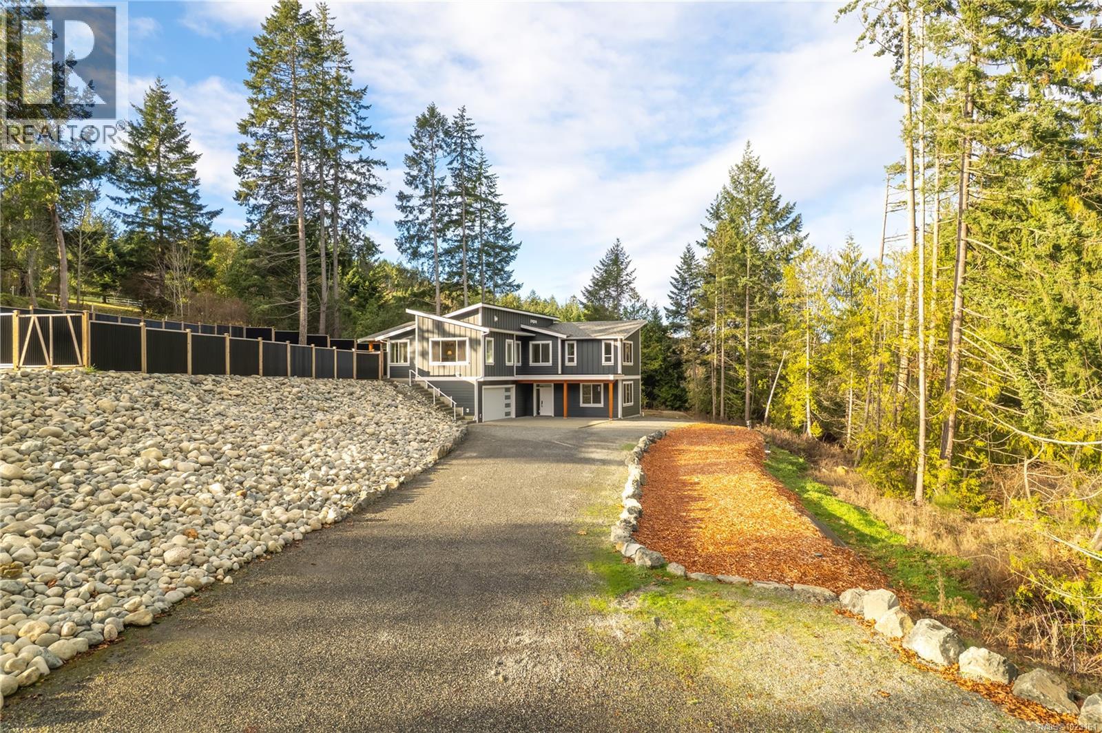 7227 Aulds Rd, Lantzville