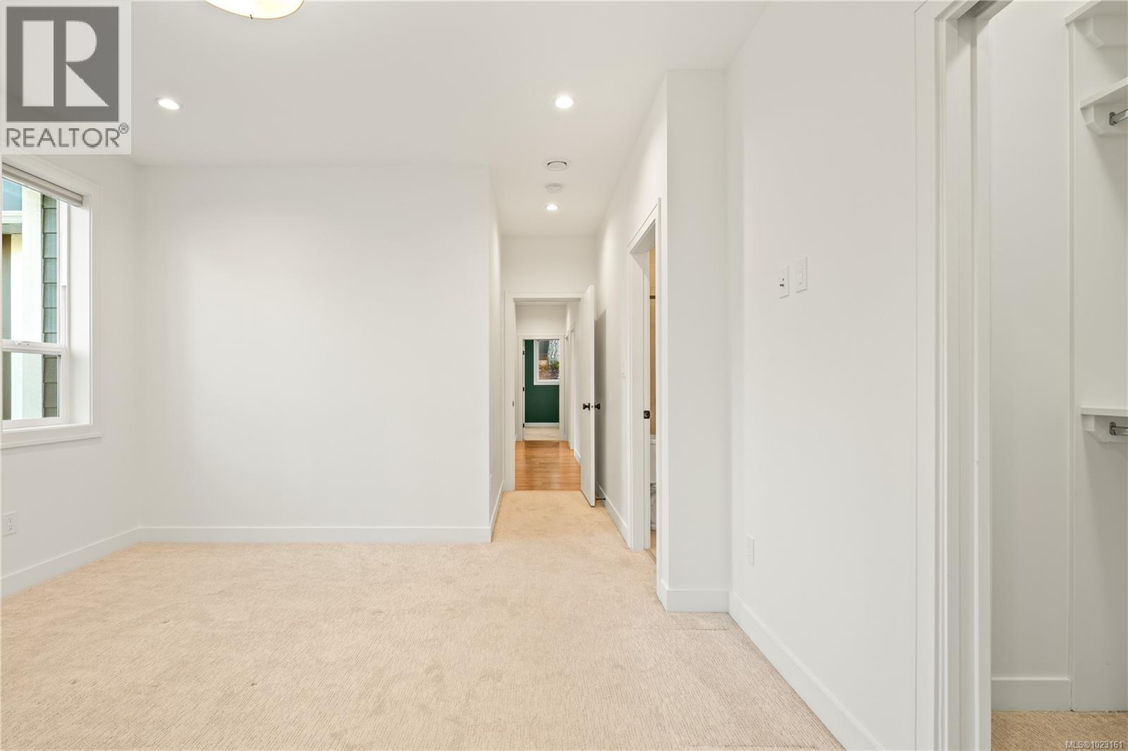 7227 Aulds Rd, Lantzville