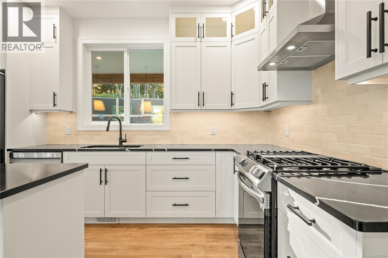 7227 Aulds Rd, Lantzville