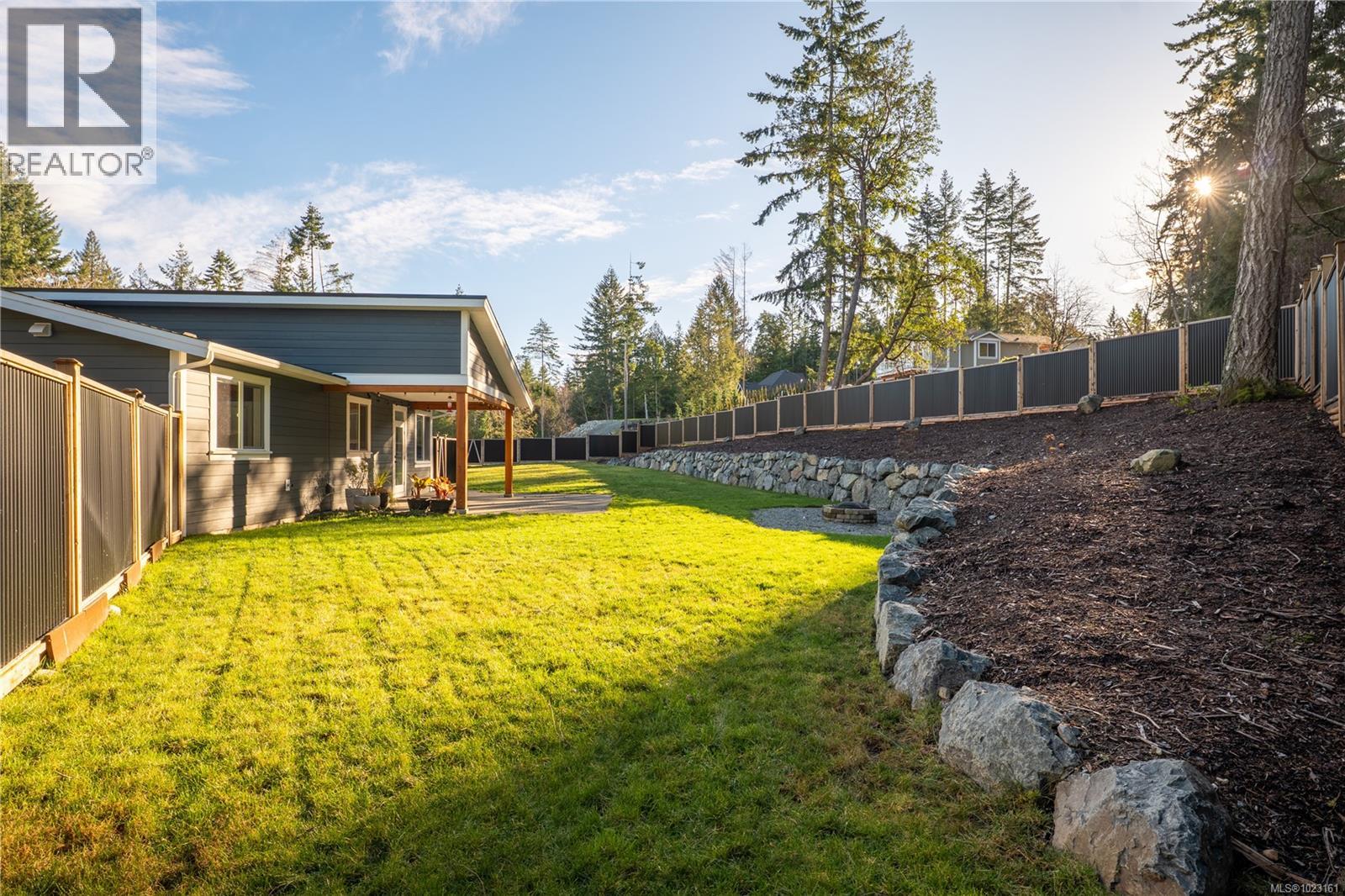 7227 Aulds Rd, Lantzville