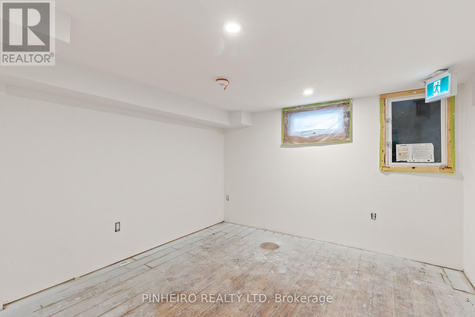 86 GILES STREET - 13