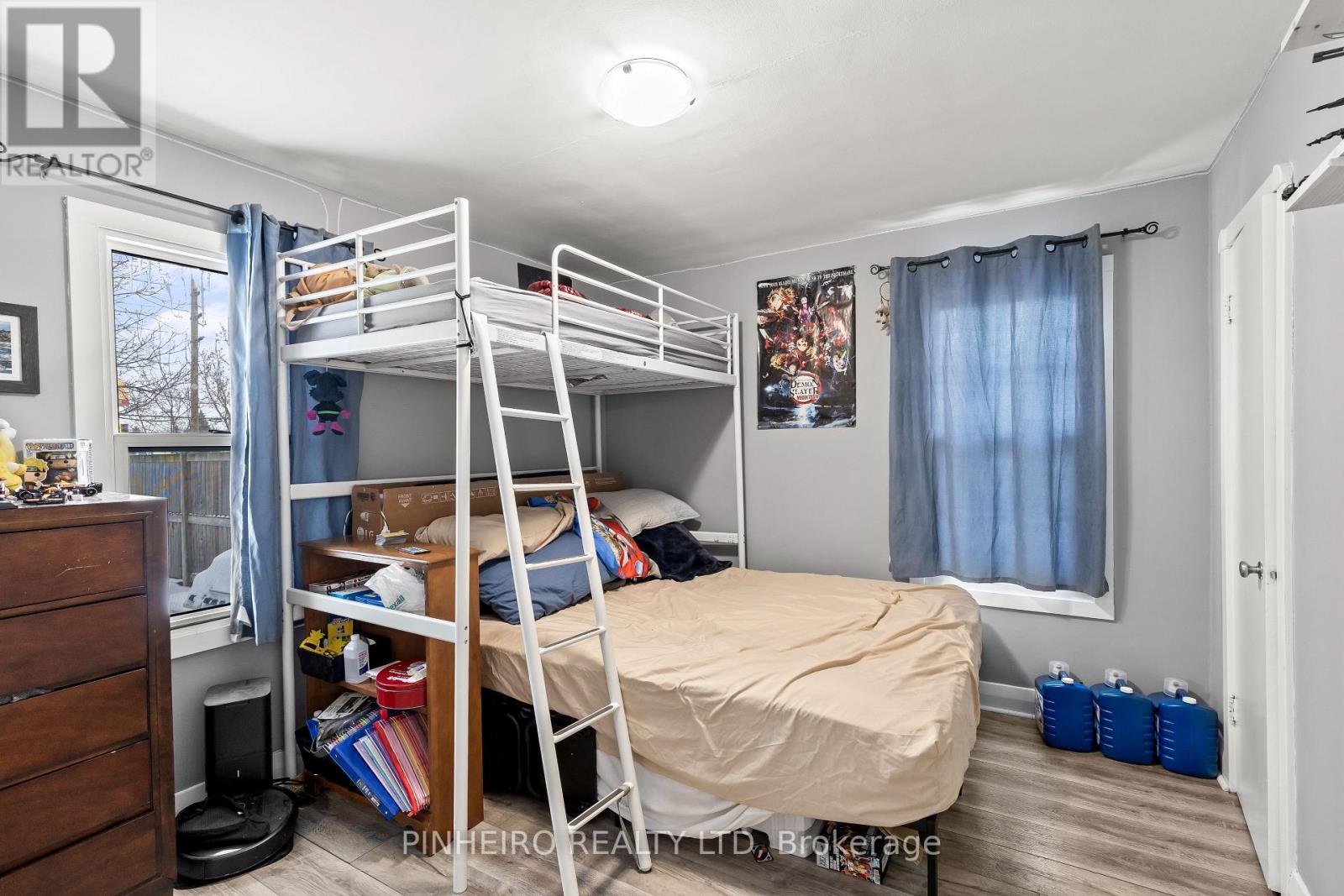 86 GILES STREET - 10