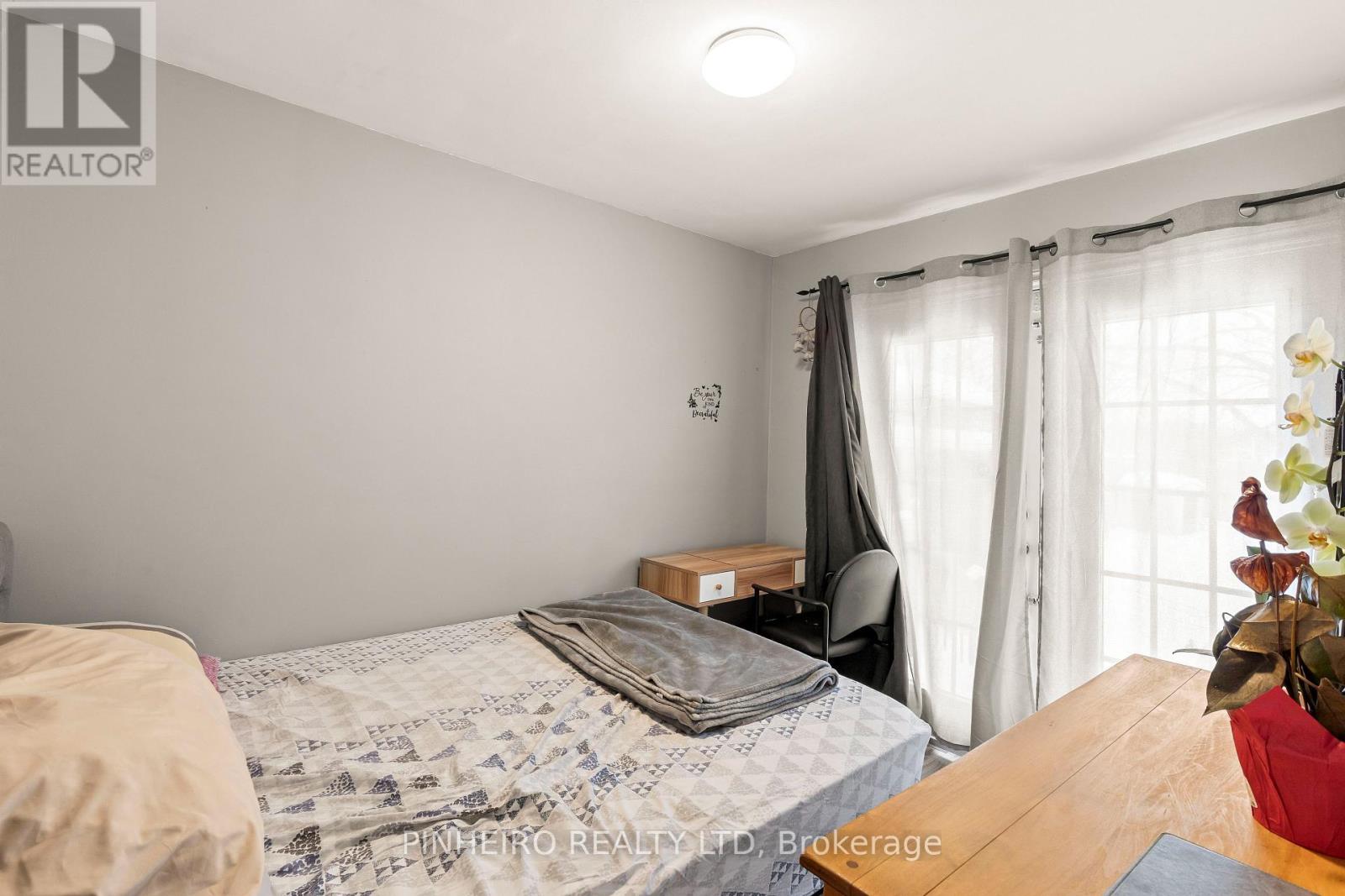 86 GILES STREET - 8