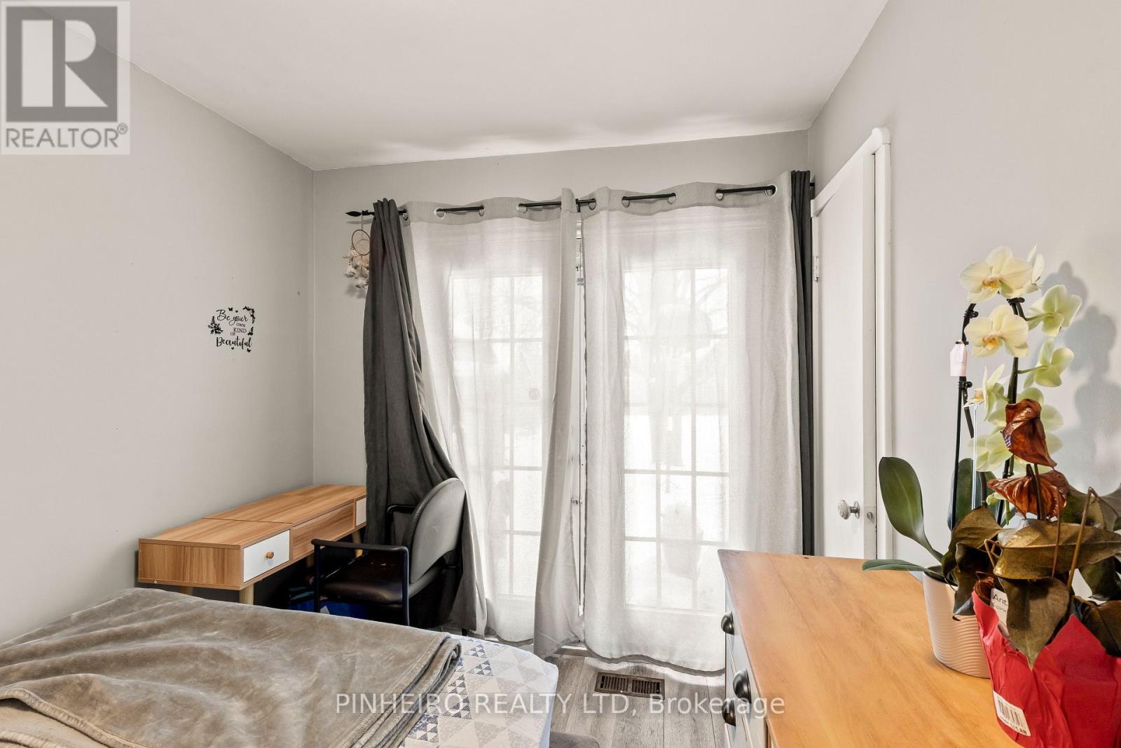 86 GILES STREET - 9