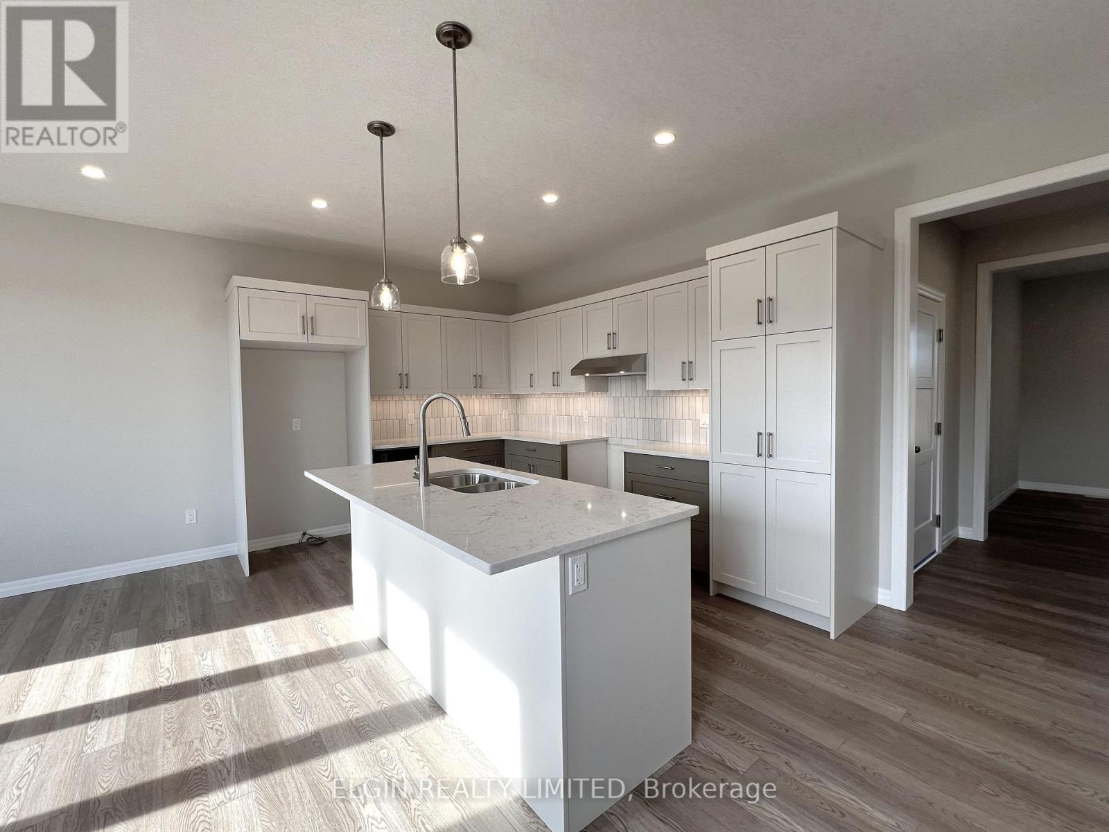 10 HORIZON COURT - 24