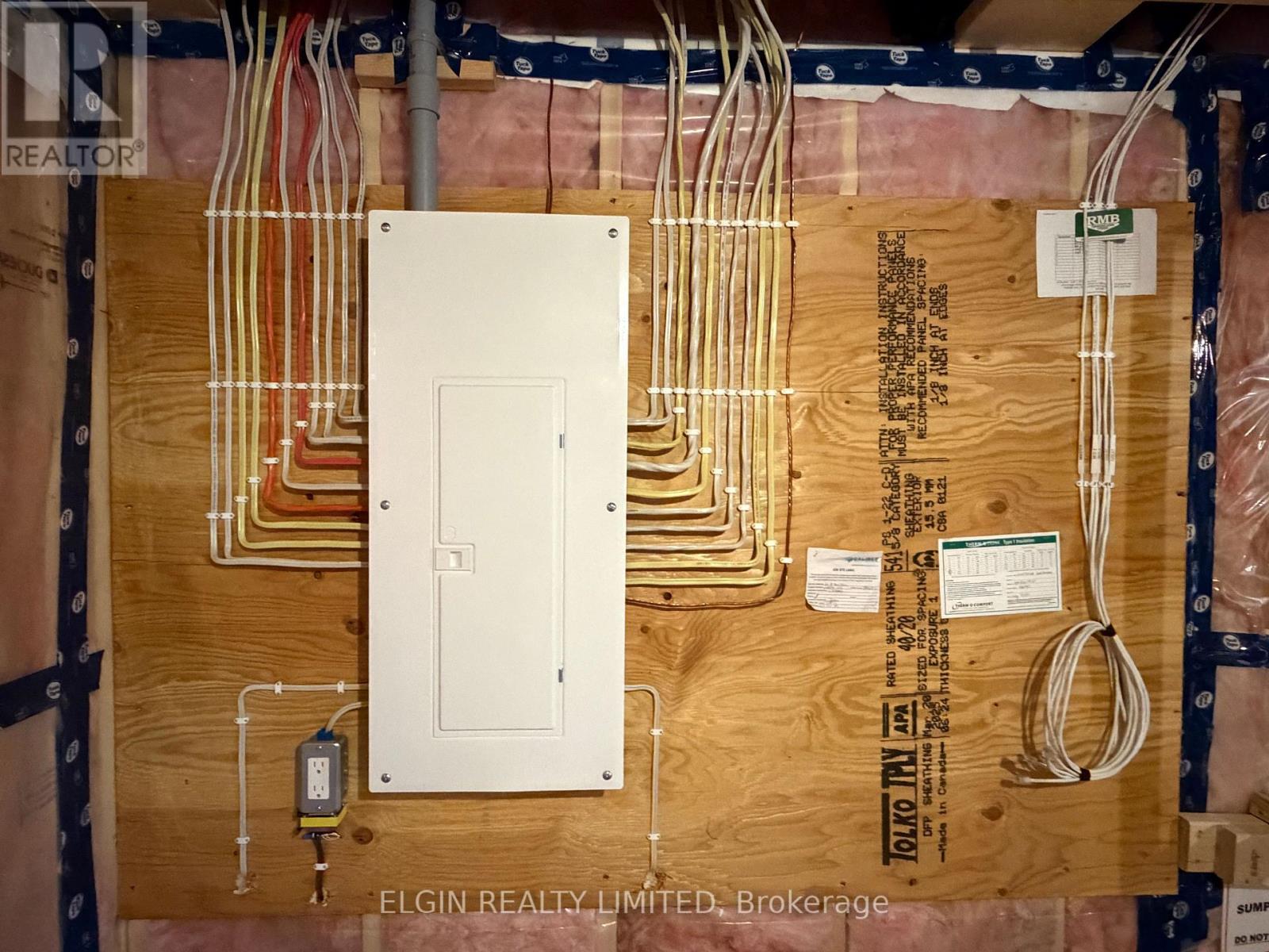 10 HORIZON COURT Property Photo