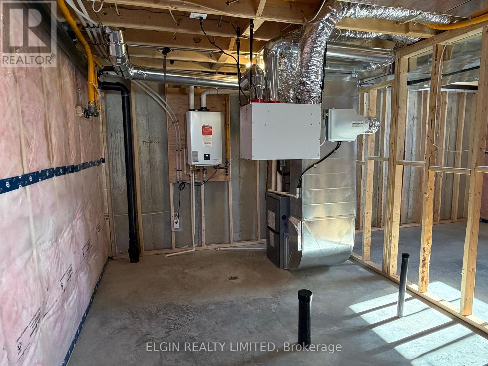 9 HORIZON COURT Property Photo