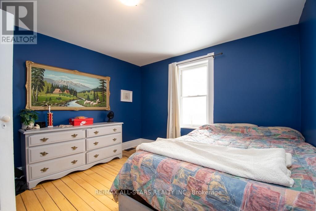 1665 DRANOEL ROAD - 35