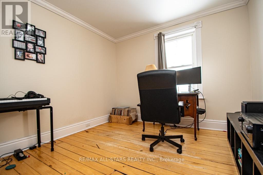 1665 DRANOEL ROAD - 33