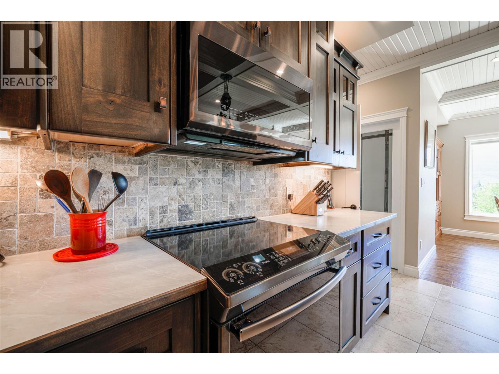  6209 Tatlow Road, Salmon Arm