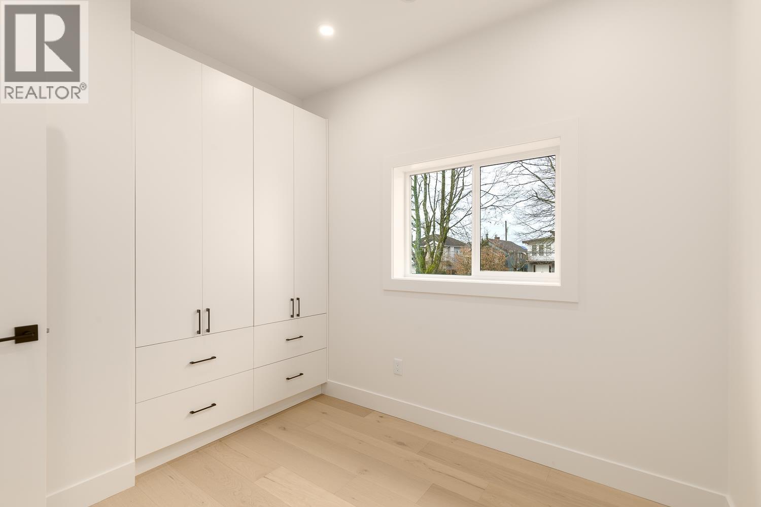 1 3506 E PENDER STREET, Vancouver