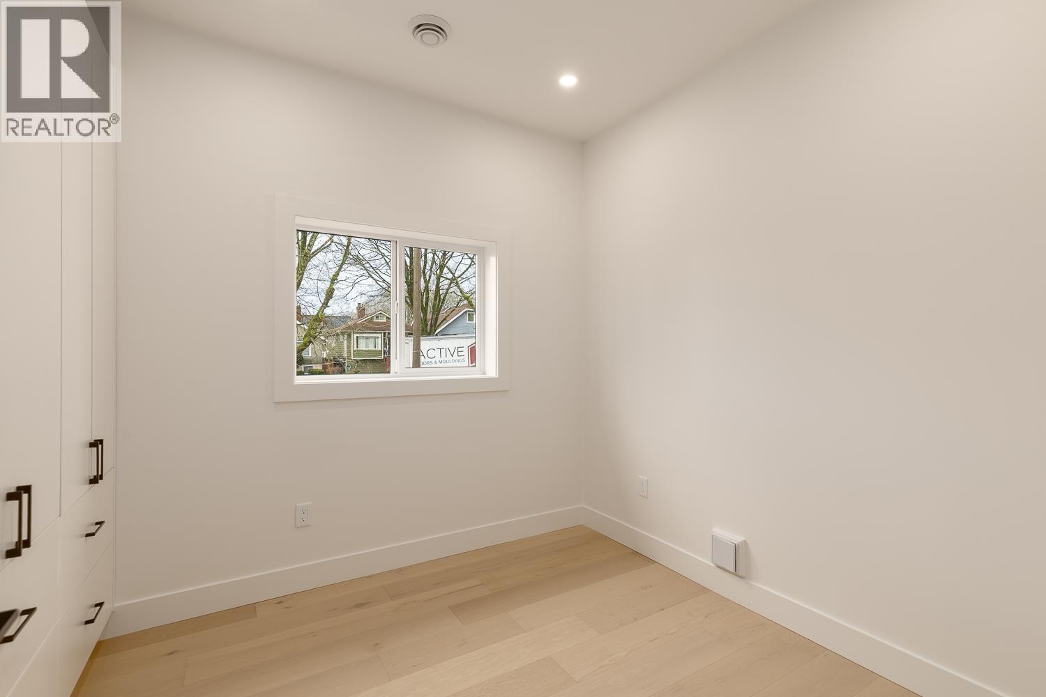 1 3506 E PENDER STREET, Vancouver