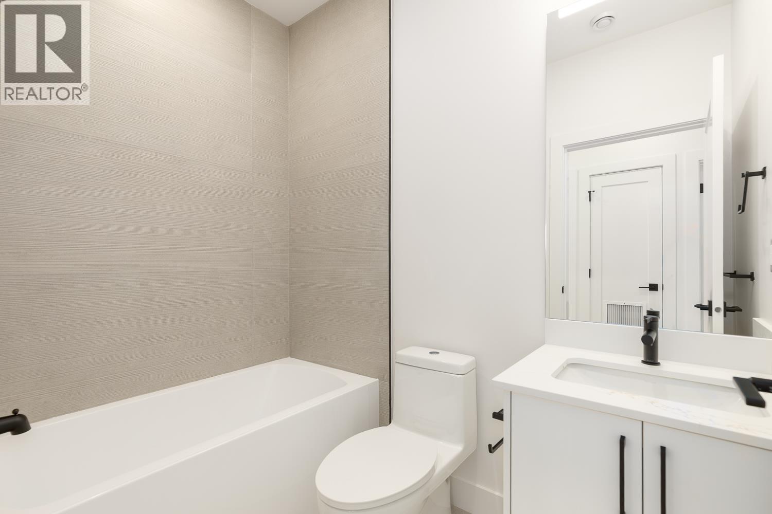 1 3506 E PENDER STREET, Vancouver