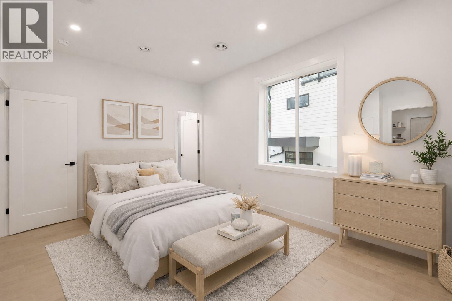 1 3506 E PENDER STREET, Vancouver