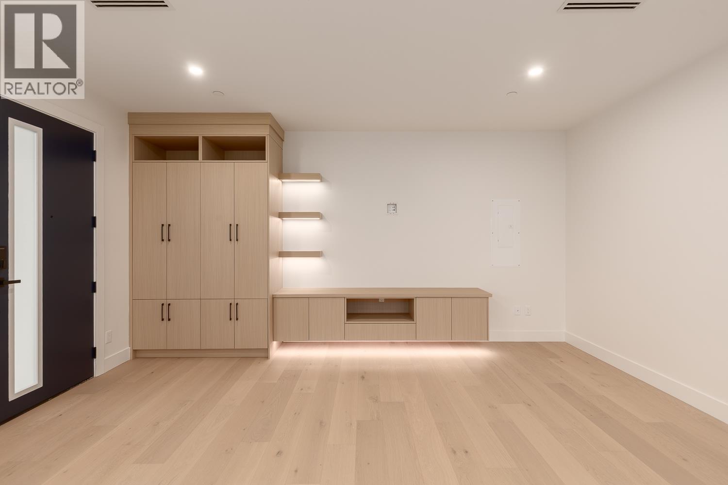 1 3506 E PENDER STREET - Photo 2 of 27, Vancouver, British Columbia